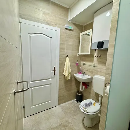 The Old Gate Apartment *