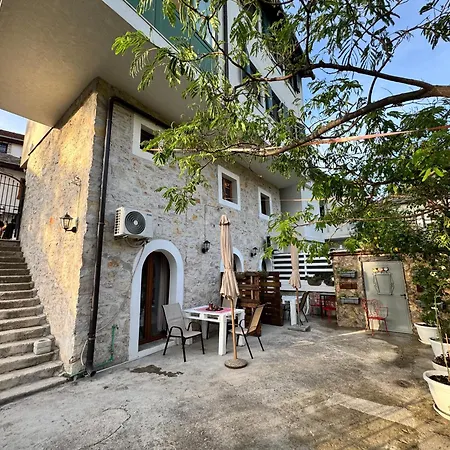 The Old Gate 모스타르